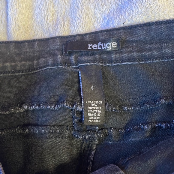 Hi-Rise Jeans - Picture 2 of 3
